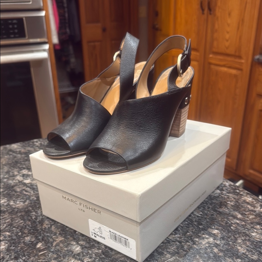 Marc Fisher Black Heeled Shoes Sleek Design